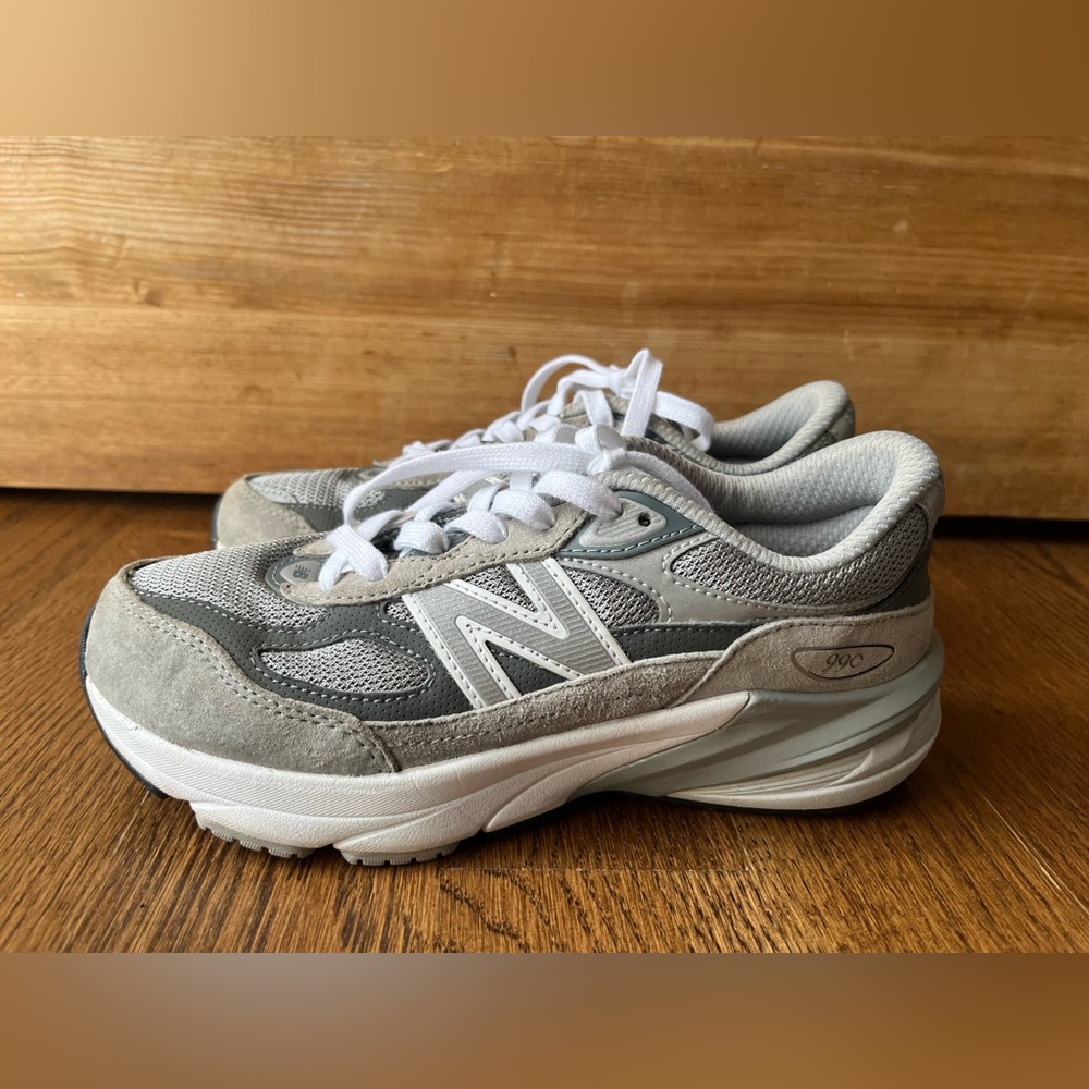New Balance 990V6 Women 6.5 / Boys 5 /EU 37.5 Gray White Made In USA - Picture 2 of 8